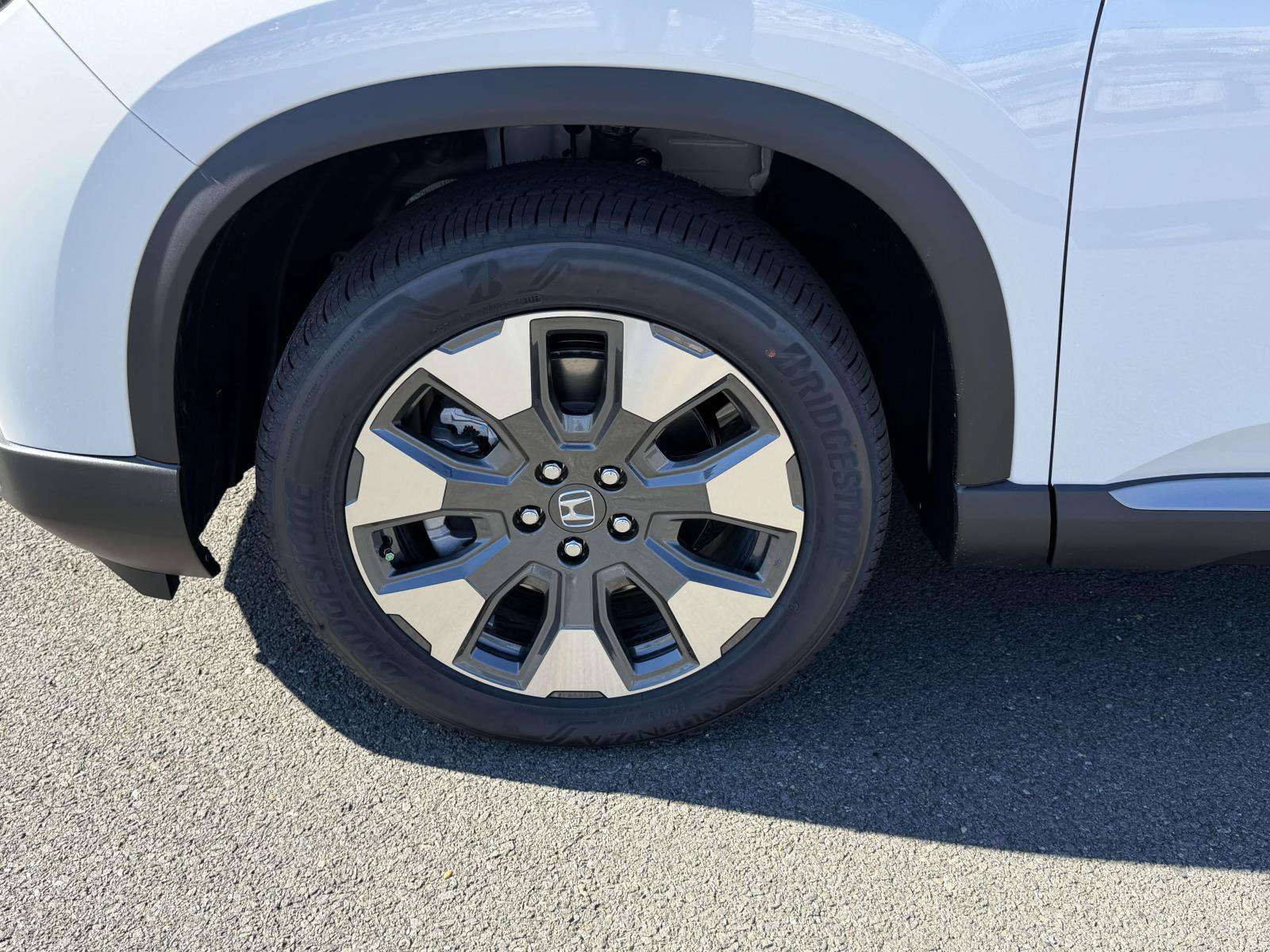 New 2026 Honda Pilot Touring image 7