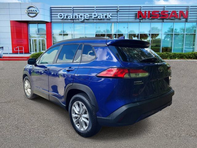 Used 2022 Toyota Corolla Cross LE AWD/4WD image 3