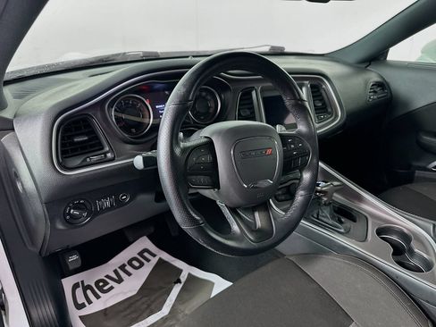 Used 2022 Dodge Challenger R/T RWD image 9