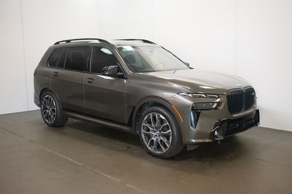 Used 2026 BMW X7 M60i AWD/4WD image 1