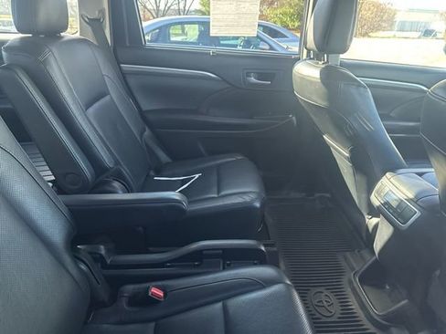 Used 2017 Toyota Highlander Limited w/ Protection Package #3 image 5