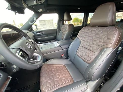 New 2025 Nissan Armada Platinum w/ Convenience Package image 11