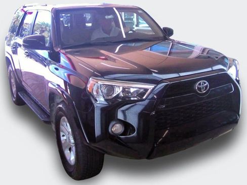 Used 2018 Toyota 4Runner SR5 Premium RWD image 2