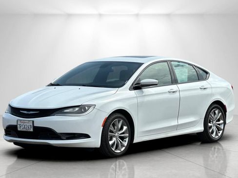 Used 2015 Chrysler 200 S FWD image 7