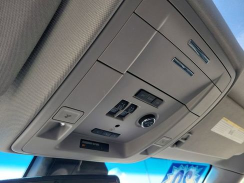 Used 2020 Chevrolet Tahoe Premier AWD/4WD image 25