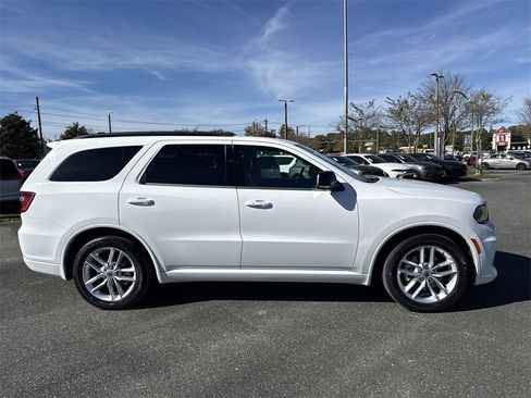 Used 2023 Dodge Durango GT image 2