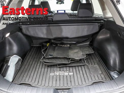 Used 2023 Toyota Corolla Cross LE image 9