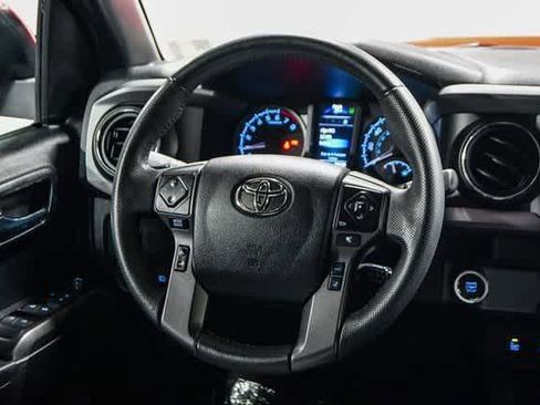 Certified 2022 Toyota Tacoma TRD Off-Road w/ Technology Package RWD image 15