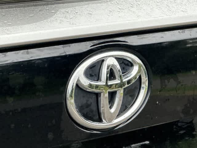 Used 2019 Toyota RAV4 Limited w/ Advanced Technology Package AWD/4WD image 18