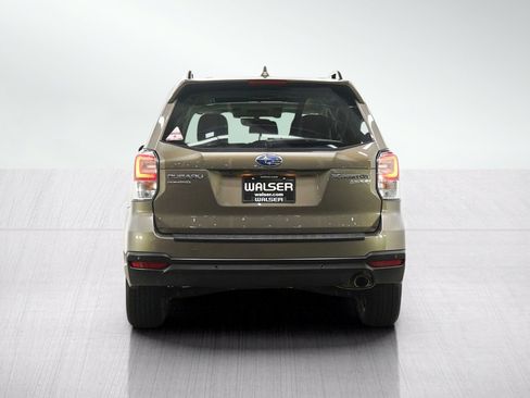 Used 2017 Subaru Forester 2.5i Touring AWD/4WD image 4