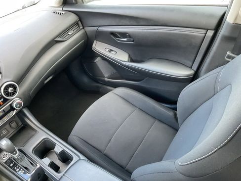 Used 2024 Nissan Sentra S FWD image 17