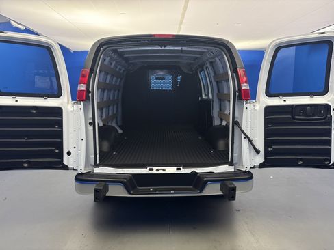 Used 2024 GMC Savana 2500 w/ Driver Convenience Package RWD image 23
