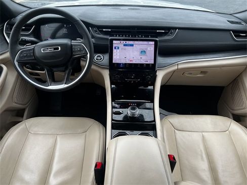 Used 2023 Jeep Grand Cherokee L Limited w/ Trailer Tow Group (B) image 3