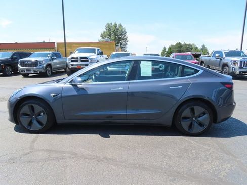 Used 2020 Tesla Model 3 Standard Range Plus RWD image 5