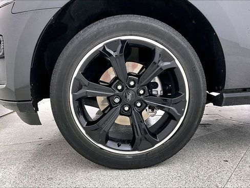 Used 2023 Ford Expedition Limited image 11