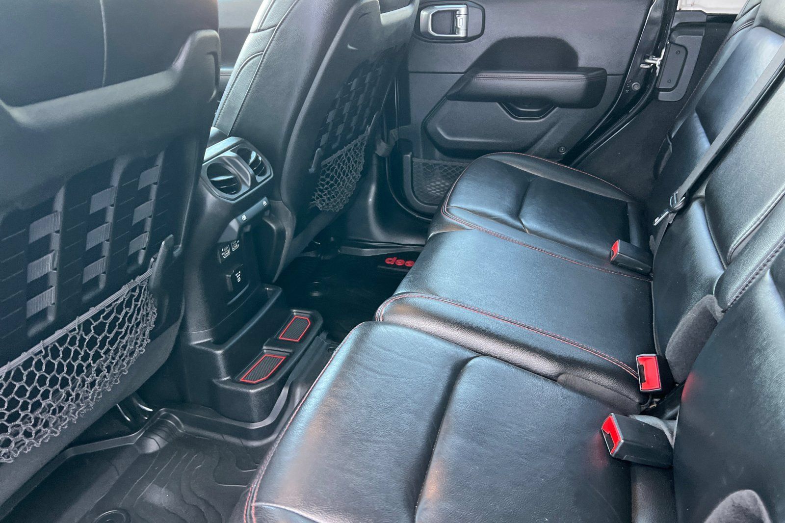 Used 2021 Jeep Wrangler Unlimited Rubicon w/ Uconnect 4C Nav & Sound Group AWD/4WD image 9
