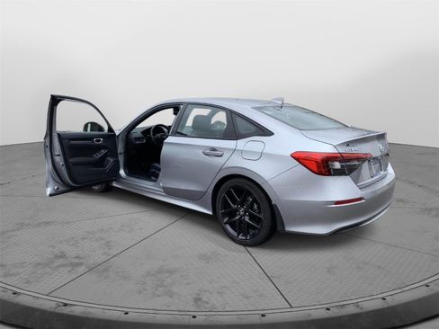 Used 2023 Honda Civic Sport image 10