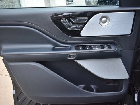 Used 2025 Lincoln Aviator Reserve w/ Equipment Group 201A AWD/4WD image 19