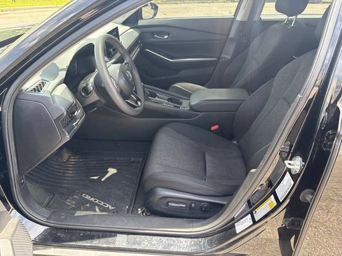 Used 2025 Honda Accord SE image 18