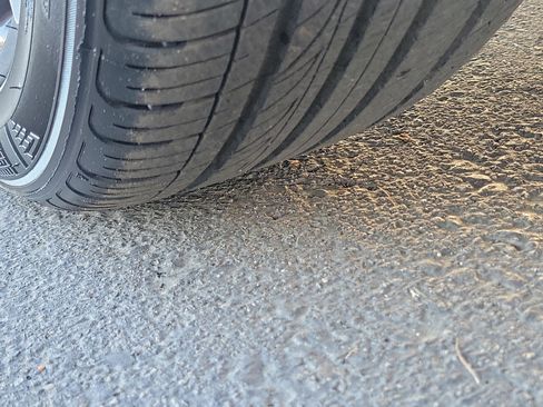 Certified 2025 Hyundai Elantra Sport w/ Cargo Package image 32