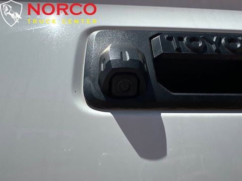 Used 2019 Toyota Tacoma SR image 11