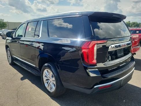 Used 2023 GMC Yukon XL SLT AWD/4WD image 2
