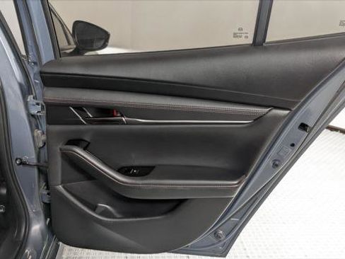 Used 2023 MAZDA MAZDA3 s image 21