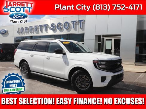 Used 2025 Ford Expedition Max Active AWD/4WD image 1