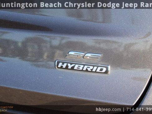 Used 2020 Ford Fusion SE image 6