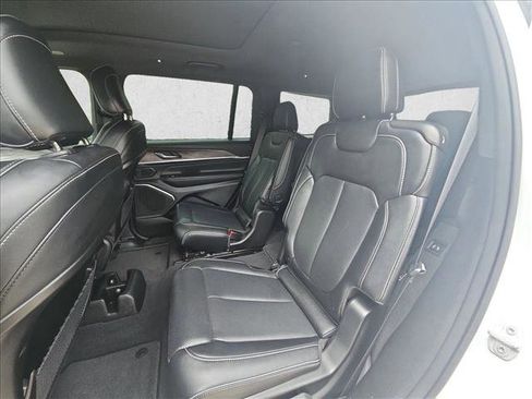 Used 2023 Jeep Grand Cherokee L Overland AWD/4WD image 18