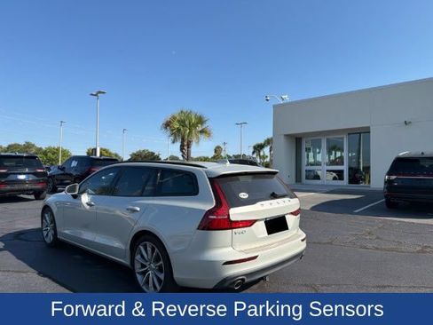 Used 2020 Volvo V60 T5 Momentum FWD image 6