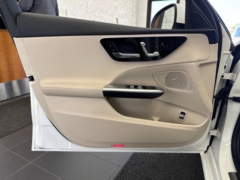 Used 2023 Mercedes-Benz C 300 4MATIC Sedan image 29