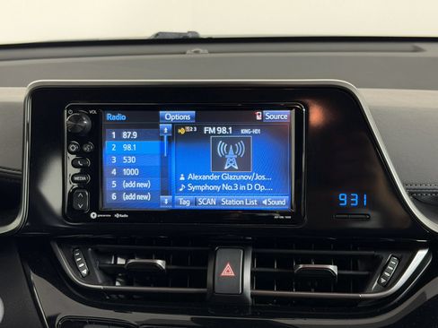 Used 2018 Toyota C-HR XLE FWD image 25
