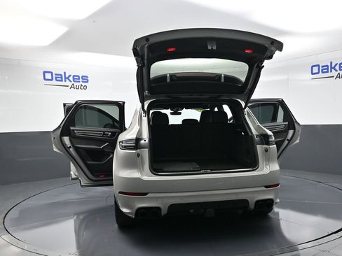 Used 2021 Porsche Cayenne GTS image 58