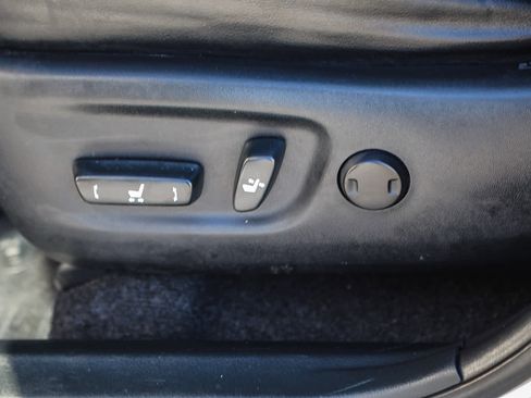 Used 2013 Toyota RAV4 Limited image 19