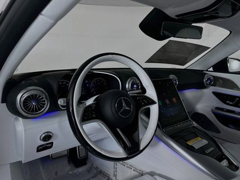 New 2026 Mercedes-Benz Maybach SL 680 image 9