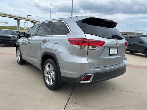 Used 2018 Toyota Highlander Limited FWD image 7