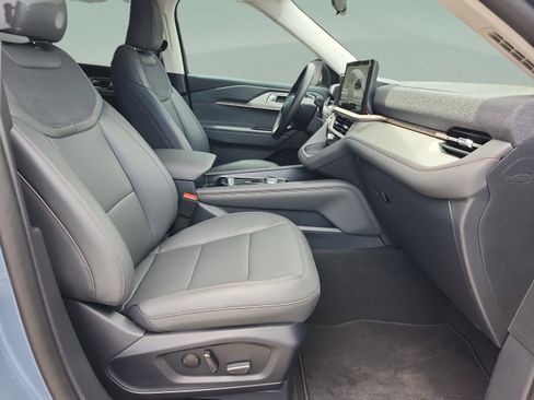New 2026 Ford Explorer Active w/ Active Comfort Package AWD/4WD image 19