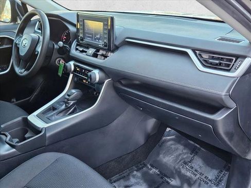 Used 2021 Toyota RAV4 LE image 20