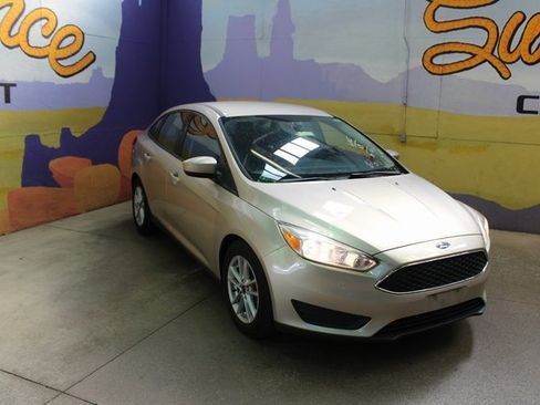 Used 2018 Ford Focus SE image 2