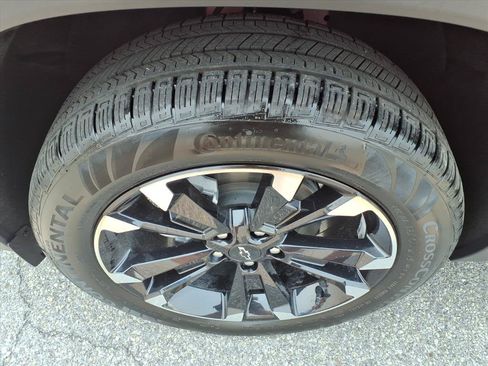 New 2027 Chevrolet Equinox RS w/ Convenience Package III AWD/4WD image 8