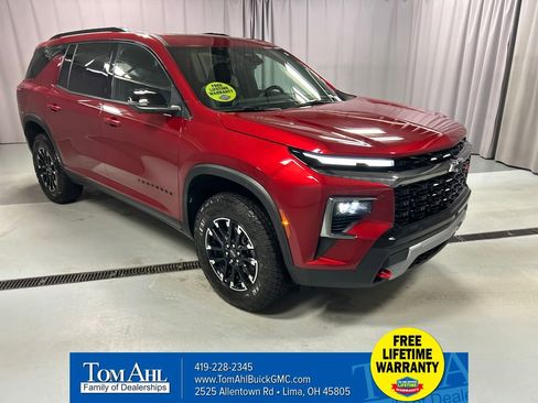 Used 2025 Chevrolet Traverse Z71 w/ Driver Confidence Package image 1