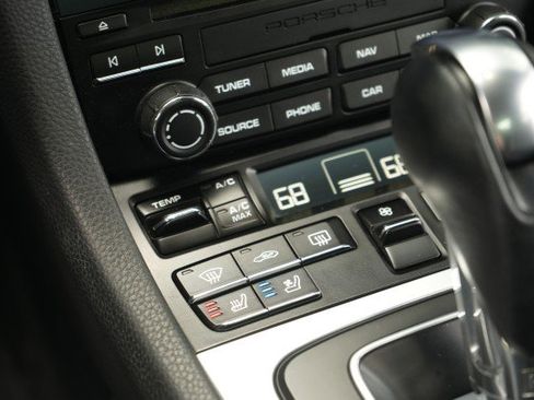 Used 2019 Porsche 911 Carrera 4 AWD/4WD image 52