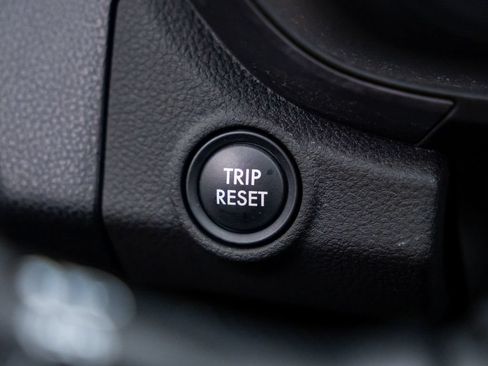 Used 2018 Subaru Crosstrek 2.0i Premium AWD/4WD image 23