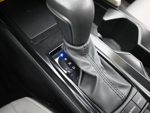 Used 2025 Toyota Camry SE w/ Convenience Package FWD image 36