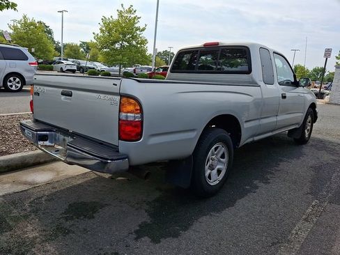 Used 2003 Toyota Tacoma 2WD Xtracab w/ SR5 Pkg image 6