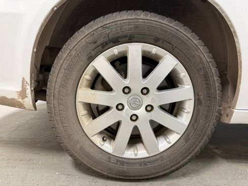 Used 2016 Chrysler Town & Country Touring FWD image 25