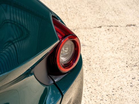 Used 2019 Ferrari Portofino RWD image 17