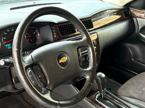 Used 2014 Chevrolet Impala LT w/ LT Sunroof Package image 11