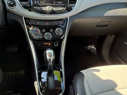 Used 2020 Chevrolet Trax Premier FWD image 15